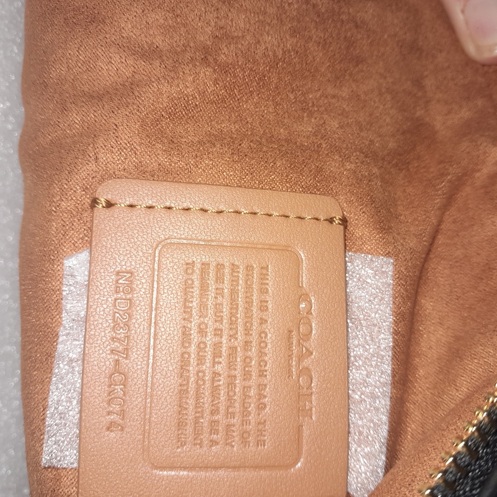 New Coach Ellis Lap Top Sleeve In Black/Gold (Two Zipper Sleeve) NWT - Picture 5 of 10